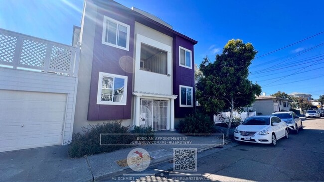 Building Photo - Spacious 2 bedroom with large storage room...