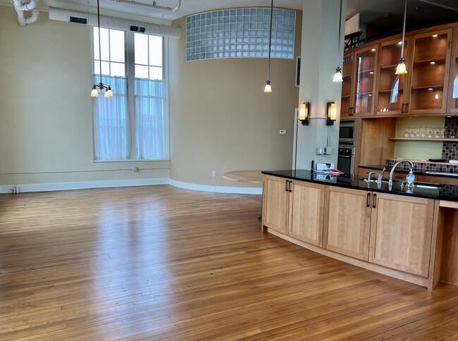 Foto del edificio - 320 E Clayton St