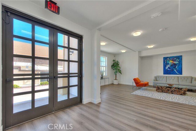 Foto del edificio - 501 W Foothill Blvd
