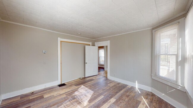 Photo - 209 N Sycamore St House