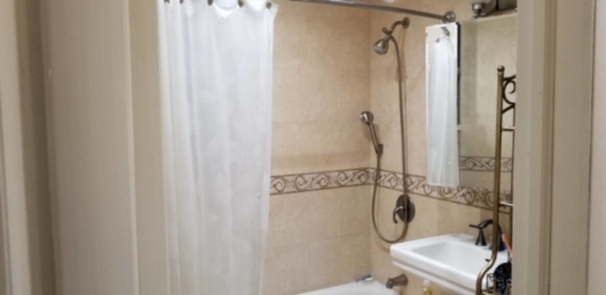 Foto del edificio - 6301 12th Ave