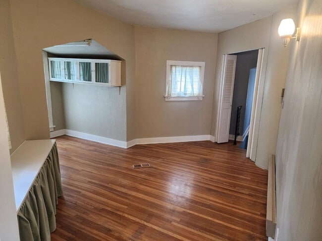 Foto del edificio - 1309 Gorton Ave NW