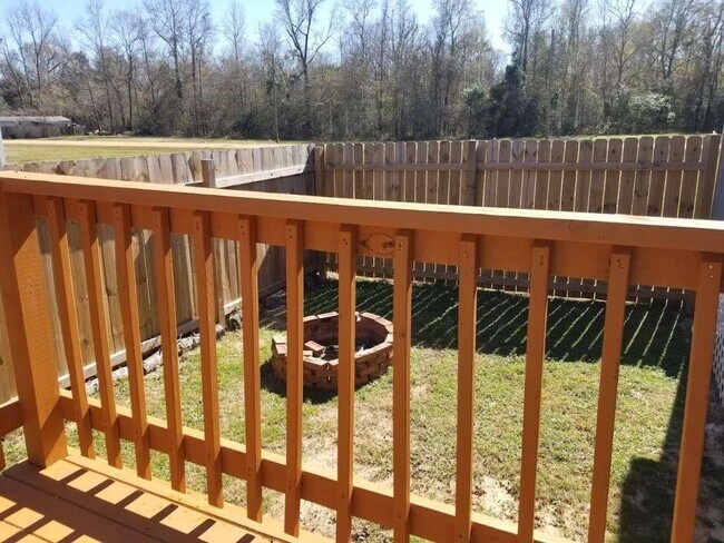 Foto del edificio - 146 Wood Fern Dr