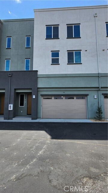 Building Photo - 16357 Main St