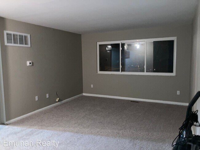 Foto del edificio - 2 br, 2 bath House - 5625 Coach Drive Unit E