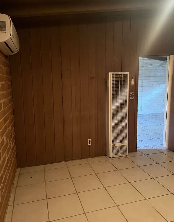 Building Photo - 2541 E Elm St