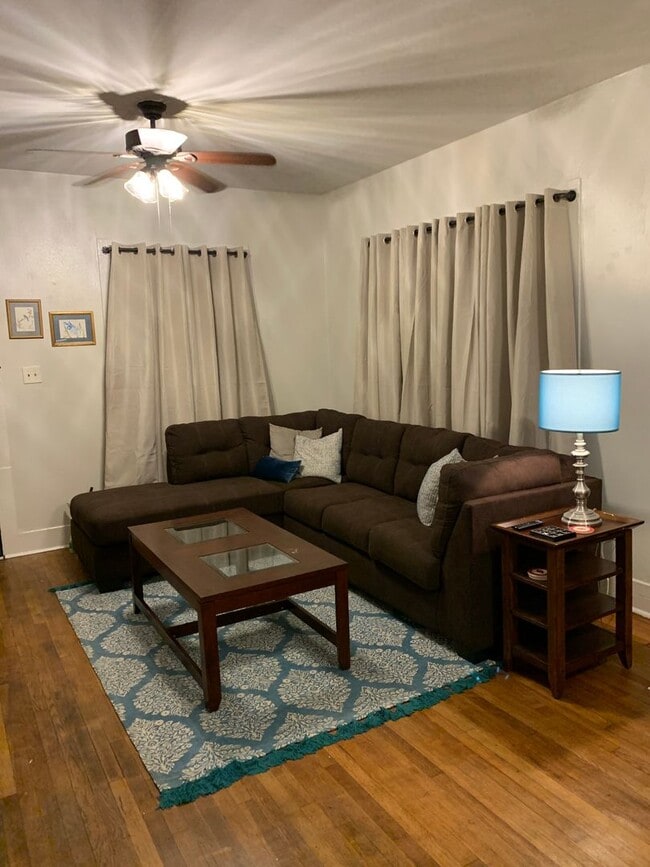 Building Photo - Move In Special!!!  1st Month FREE if you move in Before Christmas