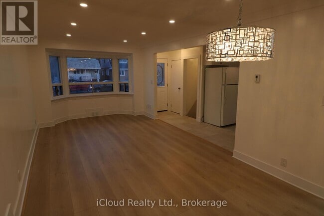 Building Photo - 1848 Keele St