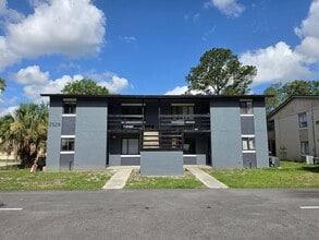 Building Photo - 2526 S Oak Ave