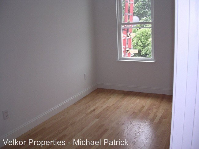 Building Photo - 59 Marion St