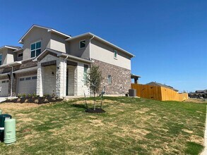 Building Photo - 100 Calla Ln