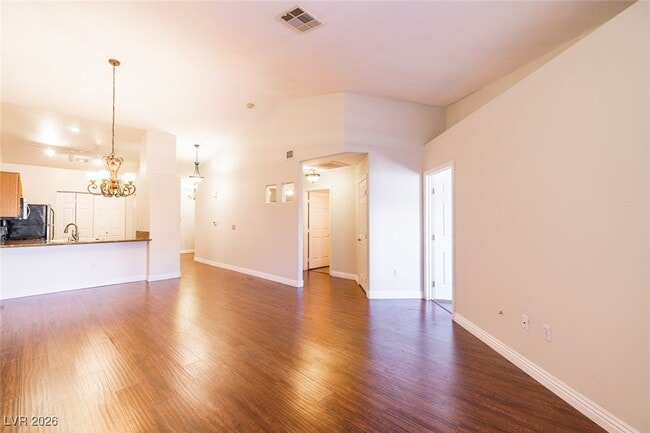 Building Photo - 130 Tapatio St