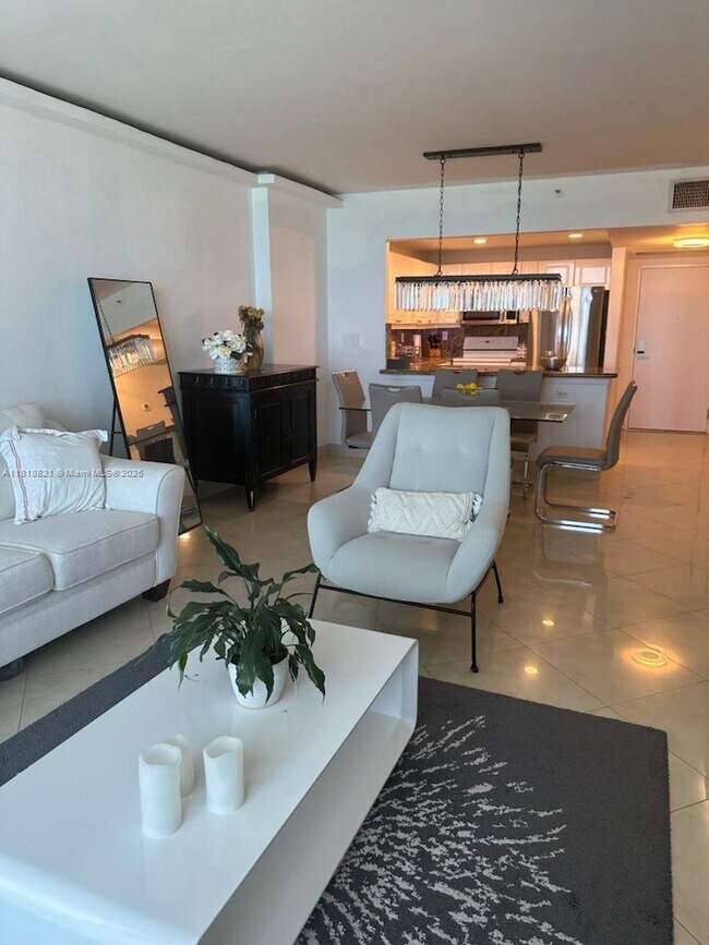Building Photo - 2301 Collins Ave