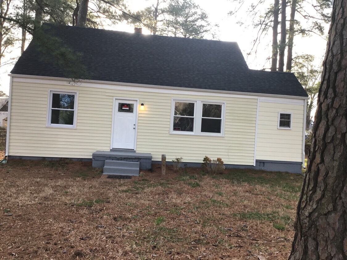 Primary Photo - 1201 Keswick Ln