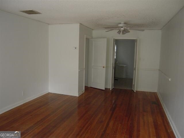 Foto del edificio - 676 Sunnybrook Dr