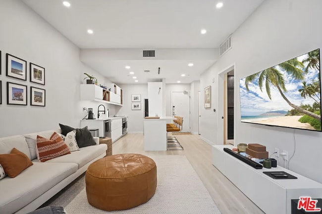 Foto del edificio - 630 W 6th St