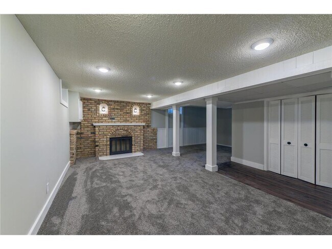 Foto del edificio - 11020 W River Rd