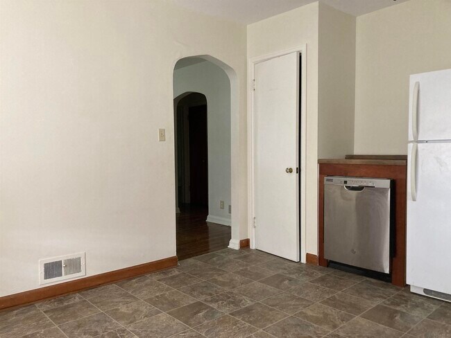 Foto del edificio - 4415 E State Blvd