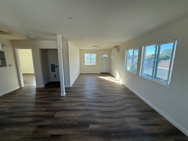 Building Photo - 1653 W 204th St