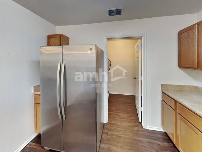 Foto del edificio - 8226 Willow Country