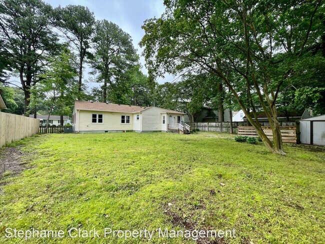 Building Photo - 3 br, 2 bath House - 5621 Larry Avenue