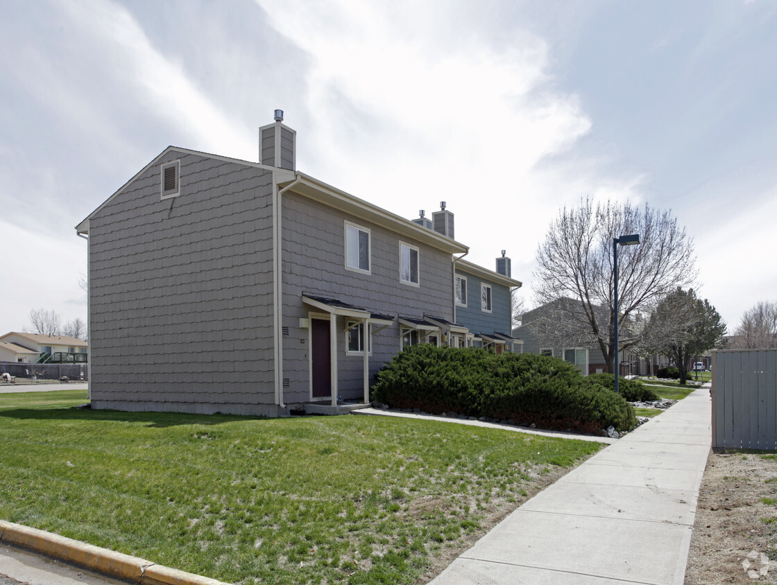 Foto del edificio - Meadows Townhomes Apartments