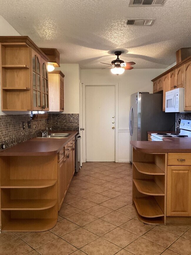 Foto del edificio - COMING SOON!