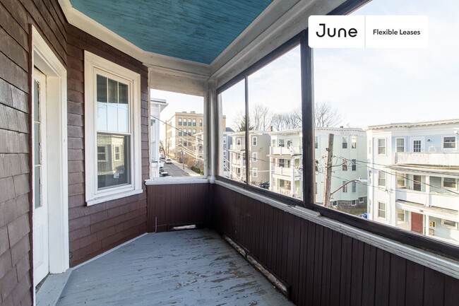 Building Photo - 61 Lithgow