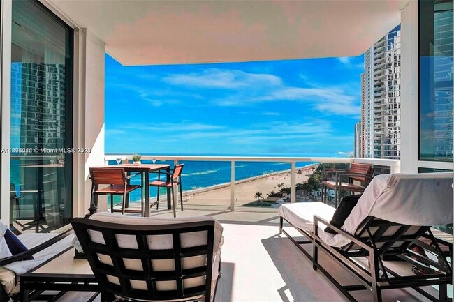 Foto del edificio - 18101 Collins Ave