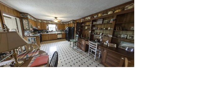 Foto del edificio - 702 N Elm St
