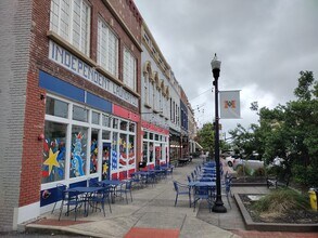 Building Photo - 452 2nd St