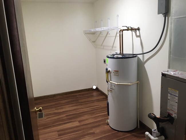 Foto del edificio - 889 American Greeting Card Rd