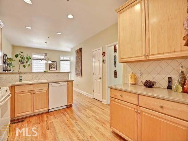 Foto del edificio - 2136 Briarwood Bluff NE