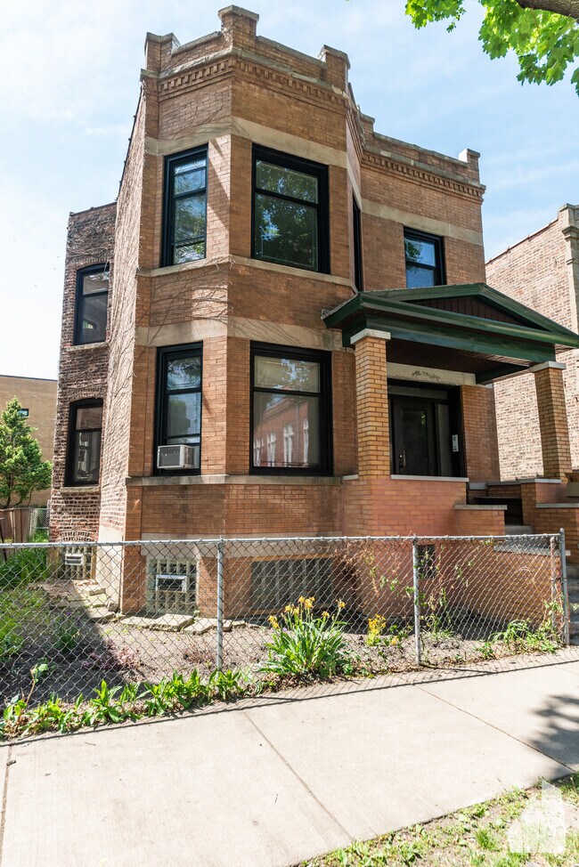 2637 W Altgeld St, Chicago, IL 60647 Apartments Chicago, IL