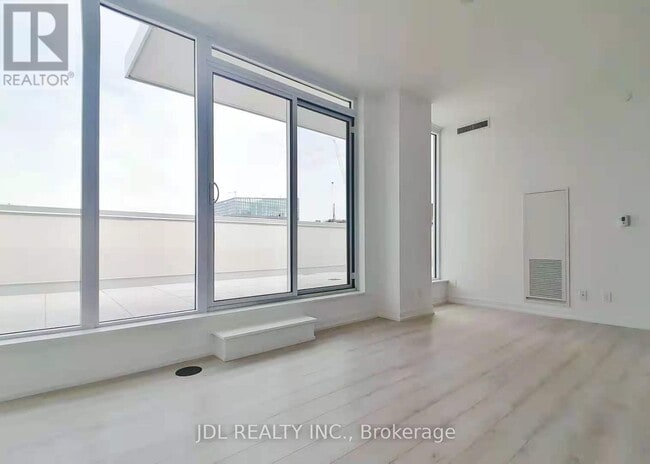 Building Photo - 33 Helendale Ave