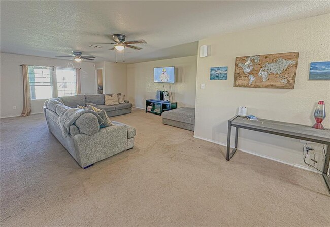 Building Photo - 738 Crosspoint Dr