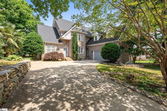 Foto del edificio - 403 Mossy Ledge Ln