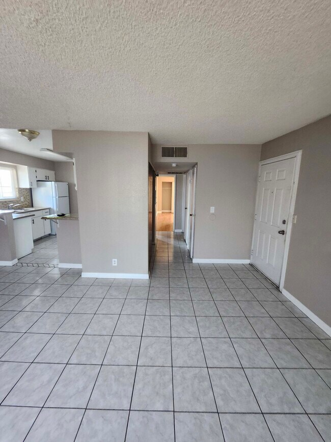Building Photo - 33 Gold Bar Ct