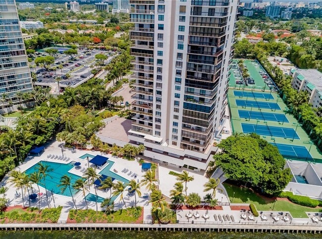Building Photo - 2333 Brickell Ave