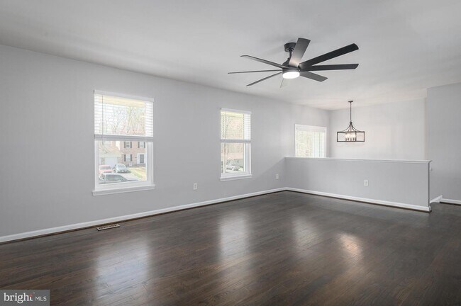 Building Photo - 9903 Mc Intosh Dr