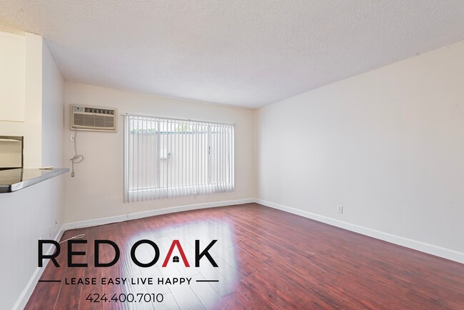 Foto del edificio - 1545 N Bronson Ave