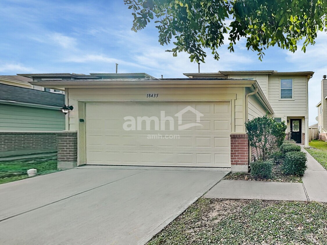 Foto principal - 18435 Westgate Pasture Ln