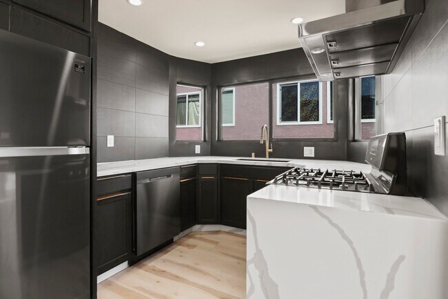 Building Photo - 1139 Bellevue Ave