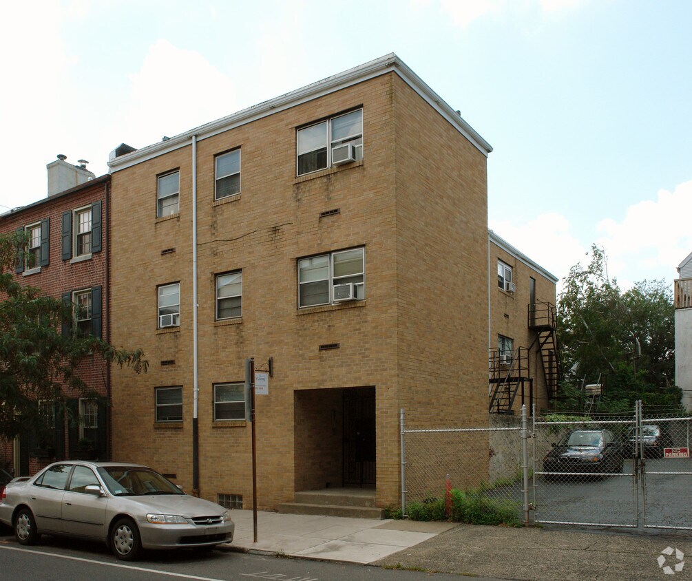 20042006 Lombard St, Philadelphia, PA 19146 Apartments in