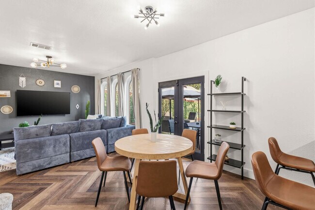 Foto del edificio - 3508 Misty Meadow Dr