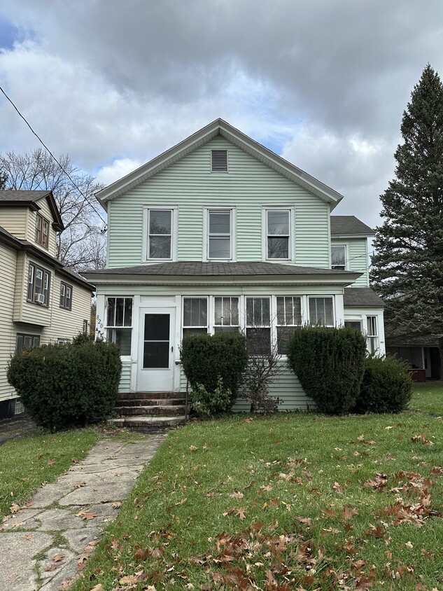 Foto principal - 820 Avery Ave