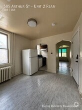 Building Photo - 585 Arthur St