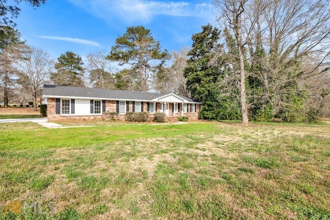 Building Photo - 3295 GA-20