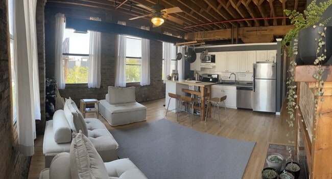Foto del edificio - 525 N Halsted St