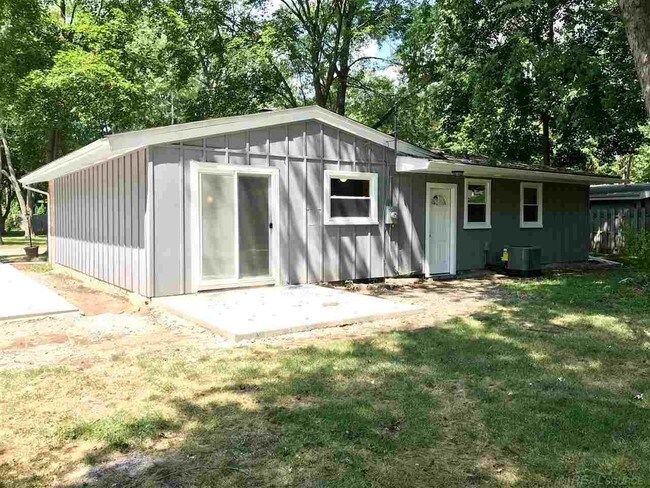 Building Photo - 29814 Chelmsford Rd